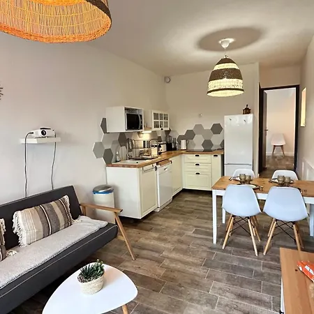047- T2 Proche Mbs, 4pers, Wifi, Parking, Jardinet Apartment *