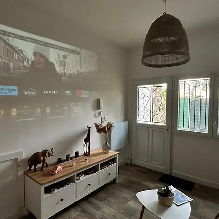 047- T2 Proche Mbs, 4pers, Wifi, Parking, Jardinet Apartment